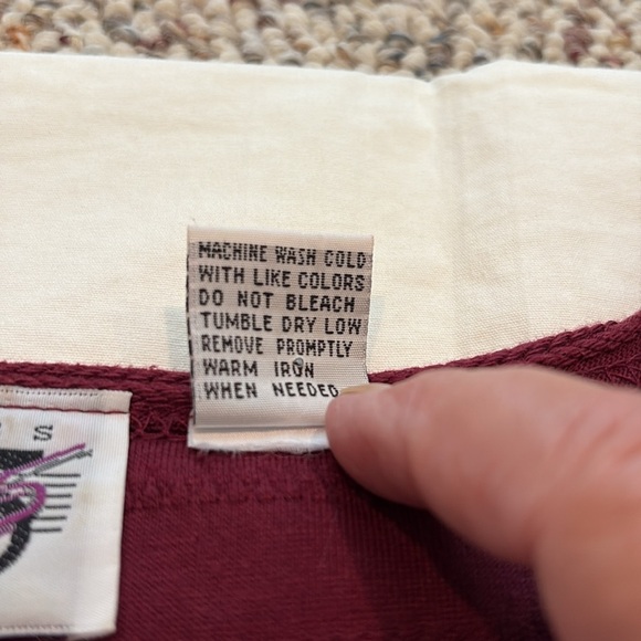 Class 955 Burgundy Short Sleeve Textured Oversized Top. Medium - Picture 6 of 10